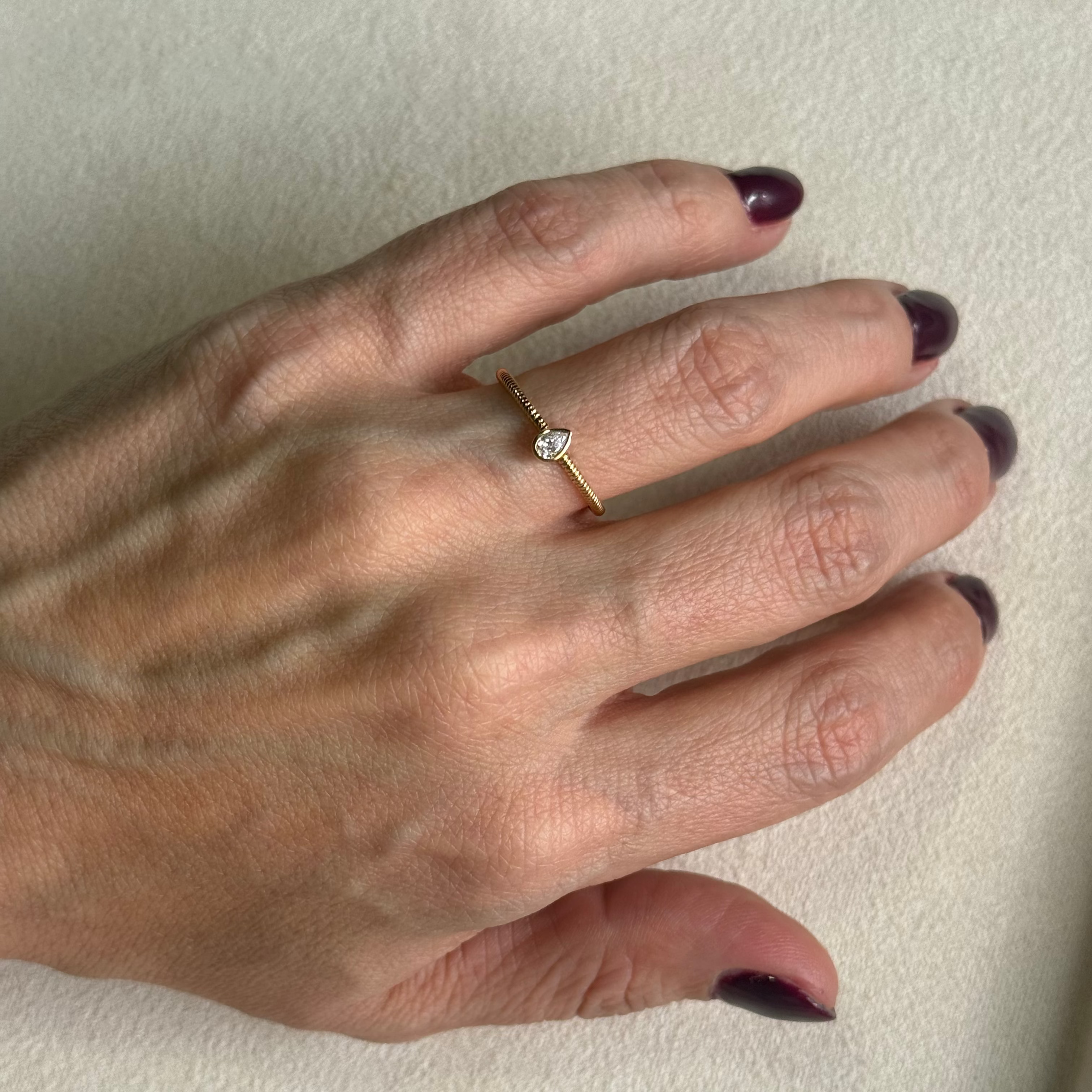 Anillo Con Diamante Corte Pera