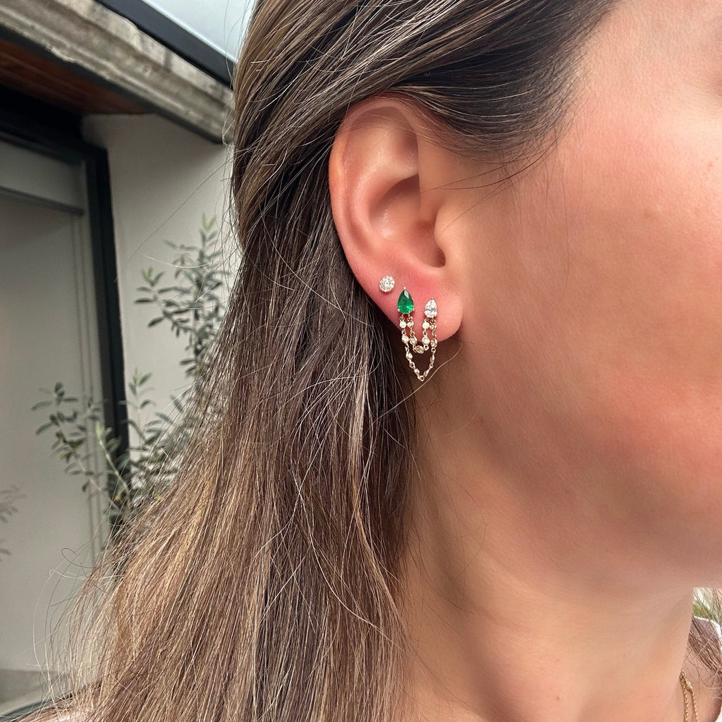 Arete de Esmeralda y Diamante Corte Pera para Doble Piercing
