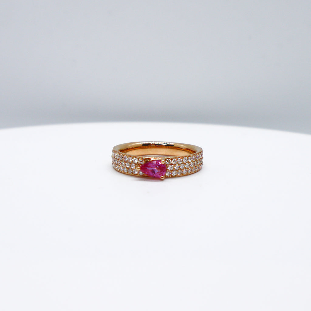 Anillo de Zafiro Rosa con Diamantes