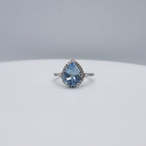 Anillo de Aguamarina con Diamantes