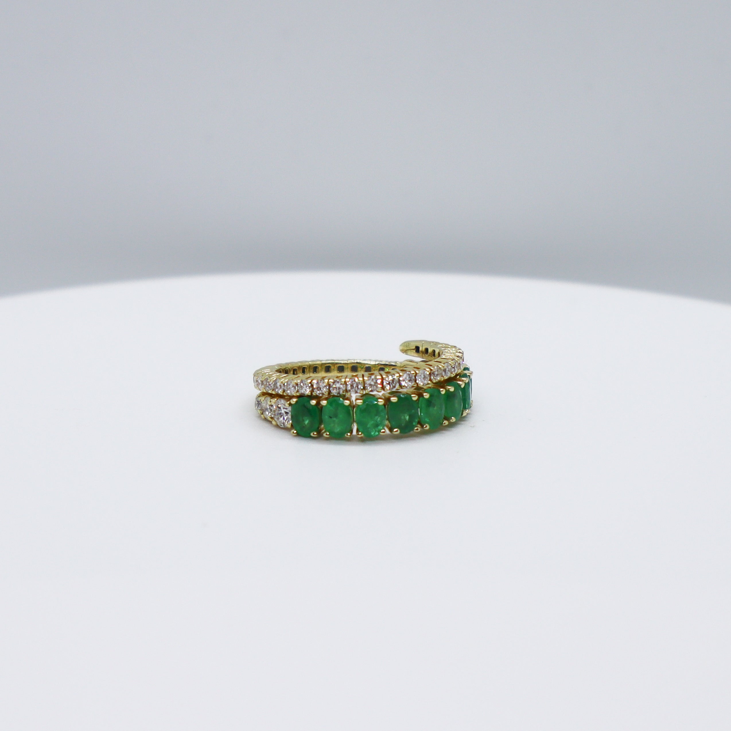 Anillo Flexible con Diamantes