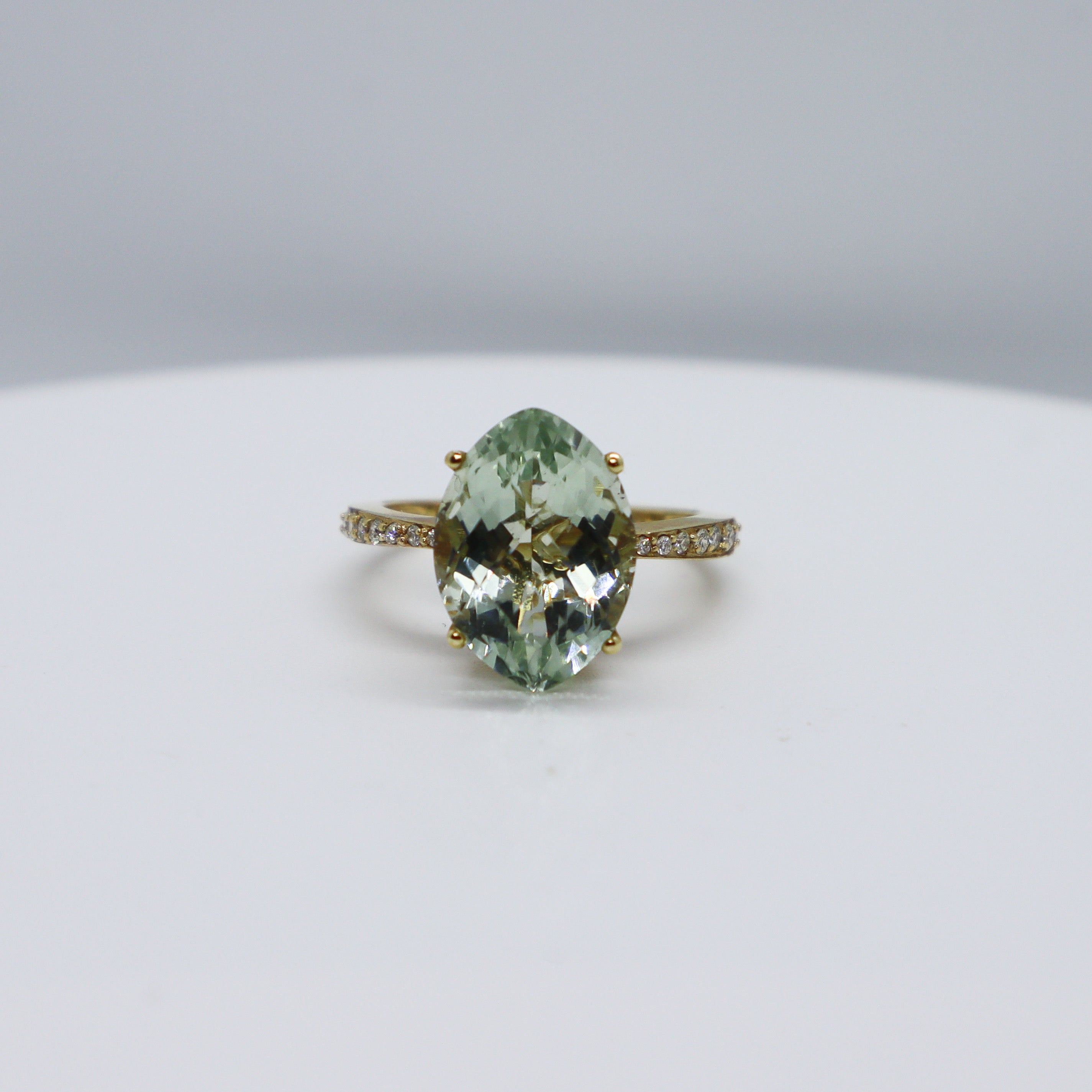 Anillo de Amatista Verde