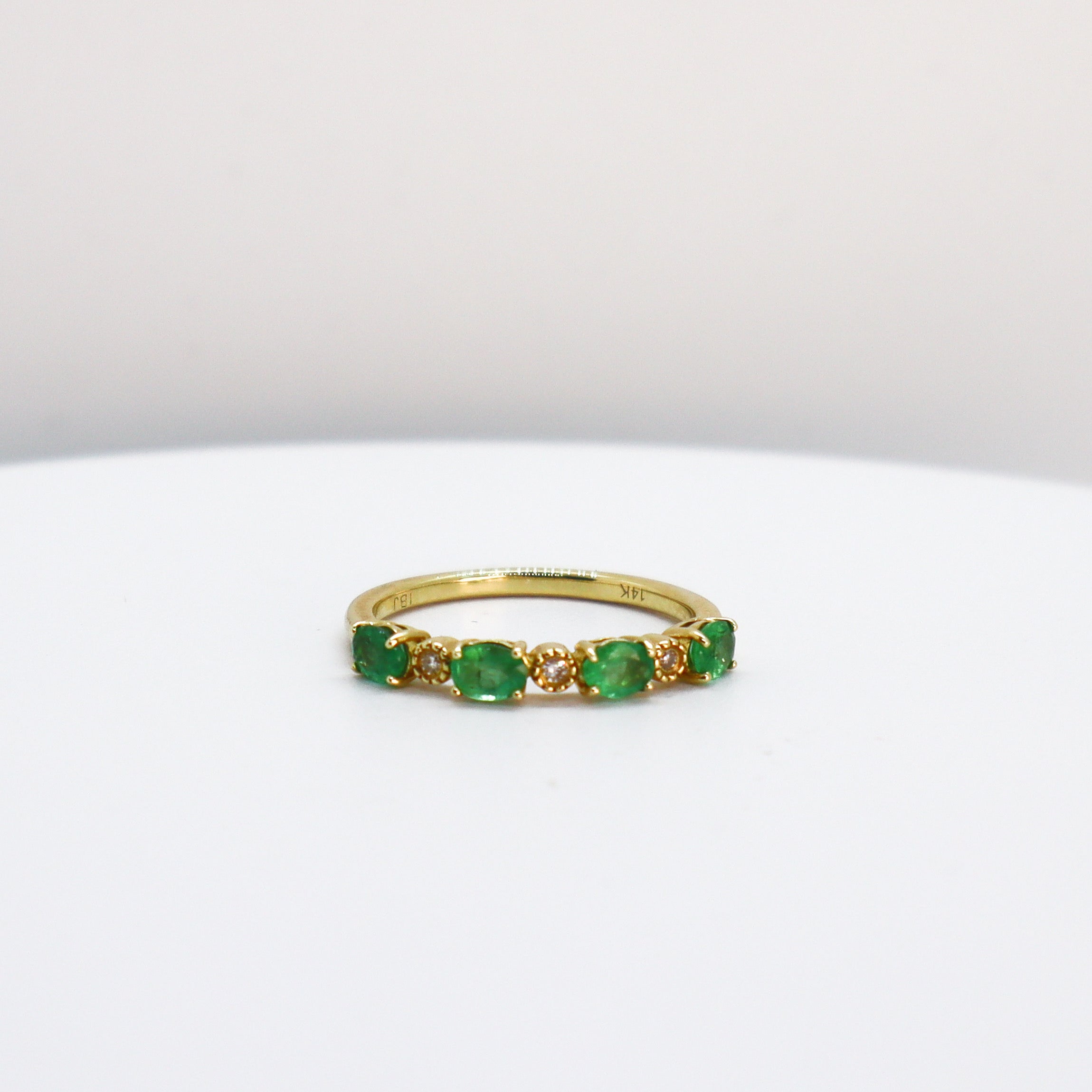 Anillo de Esmeraldas con Diamantes