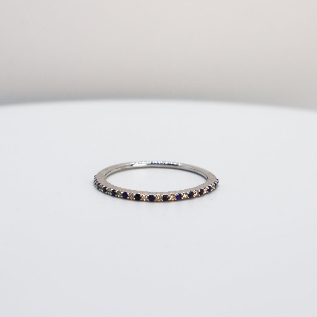 Anillo de Zafiros con Diamantes