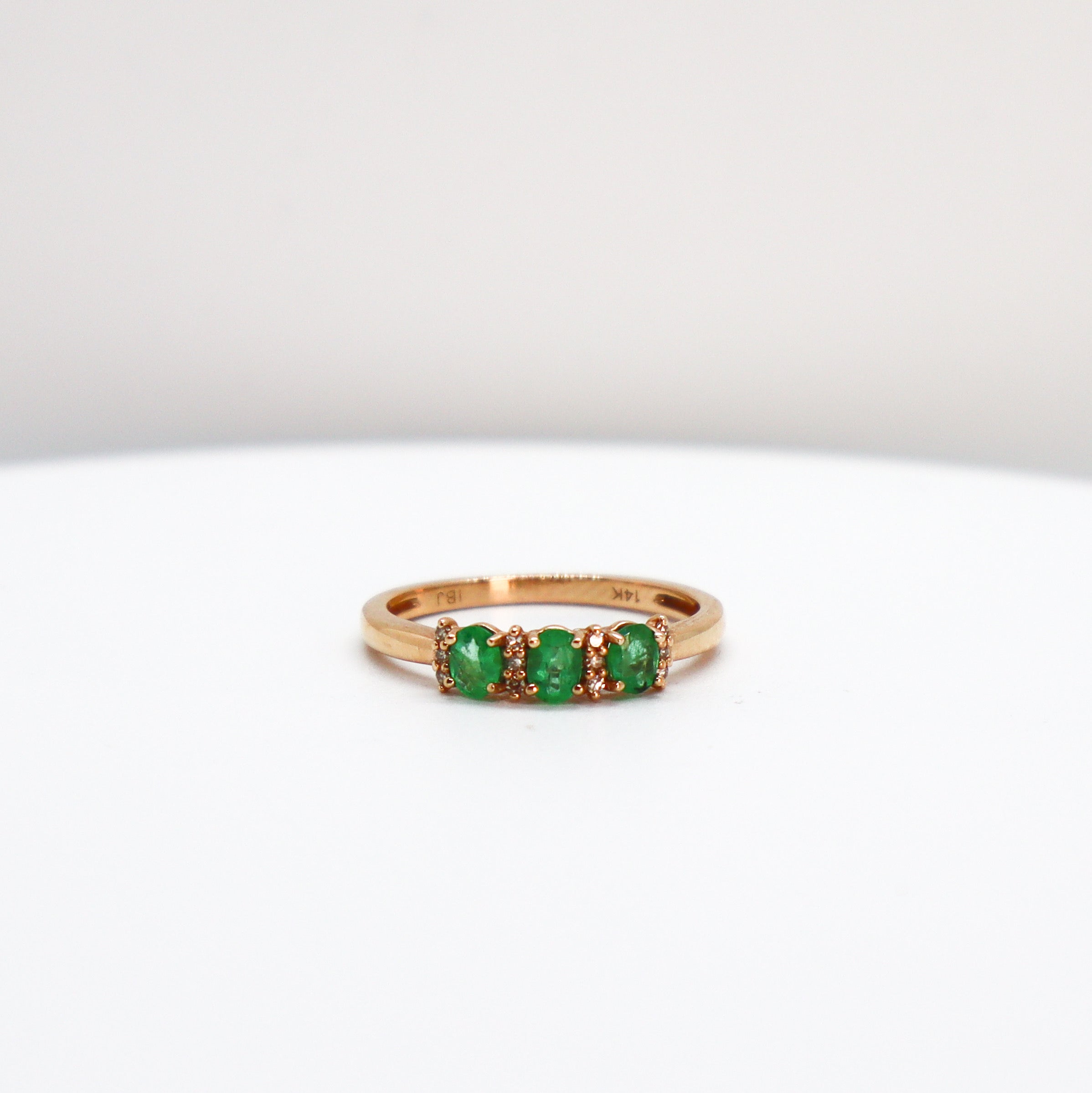 Anillo de Esmeraldas con Diamantes