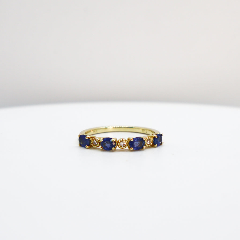 Anillo de Zafiro con Diamantes