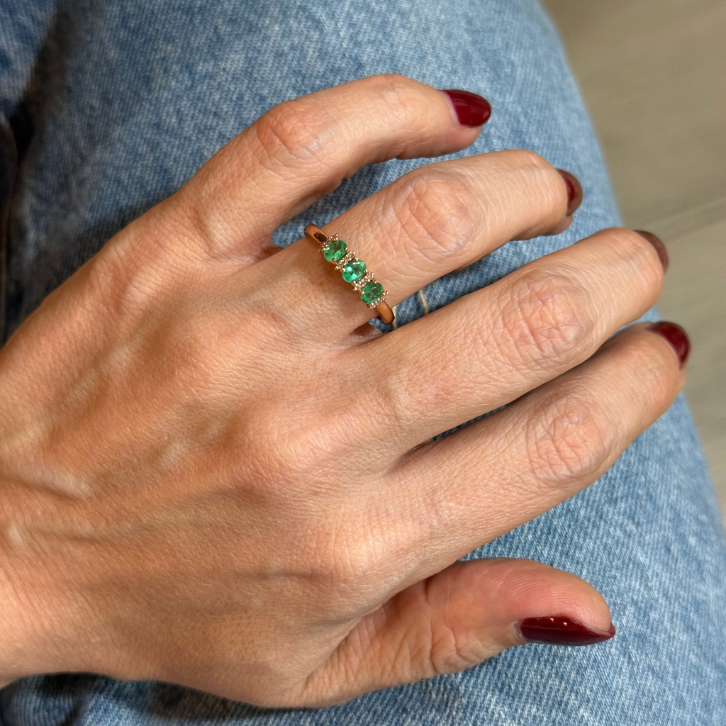 Anillo de Esmeraldas con Diamantes