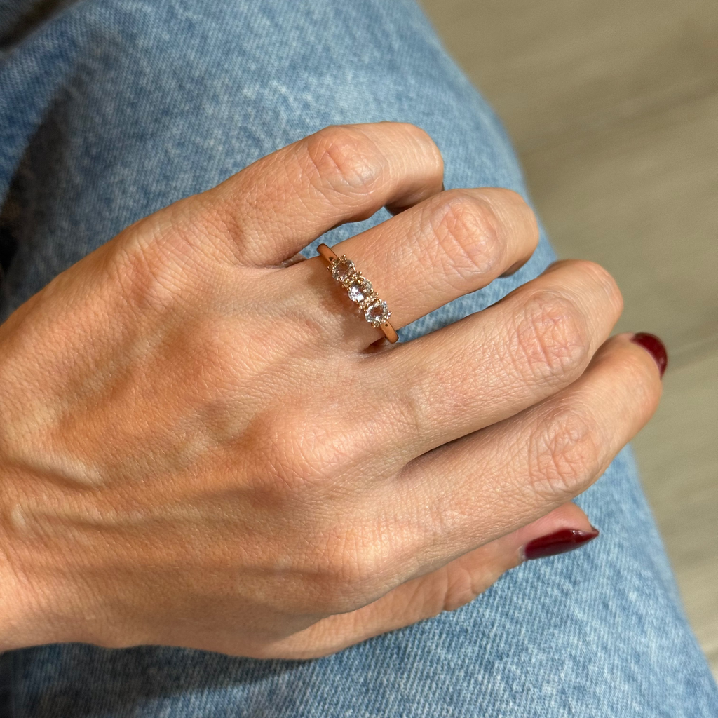 Anillo de Aguamarina y Diamantes