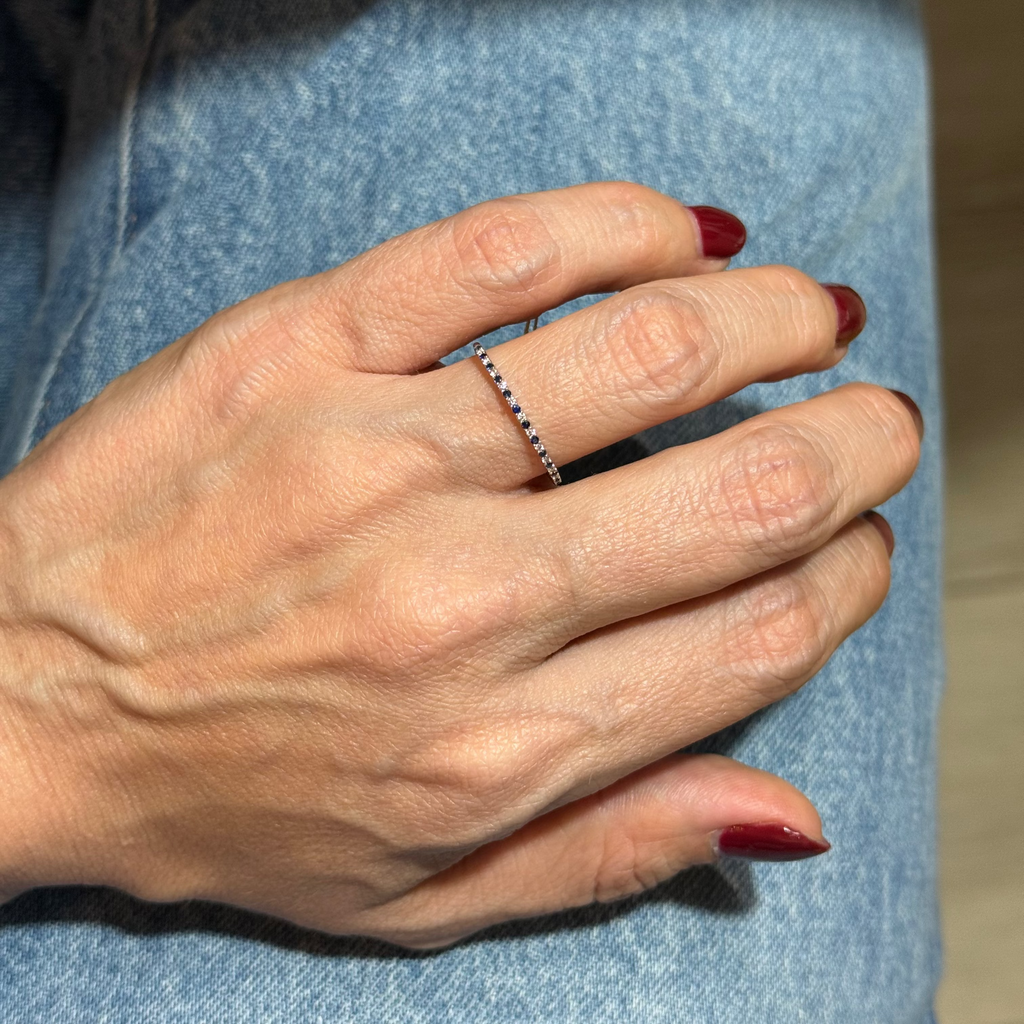 Anillo de Zafiros con Diamantes