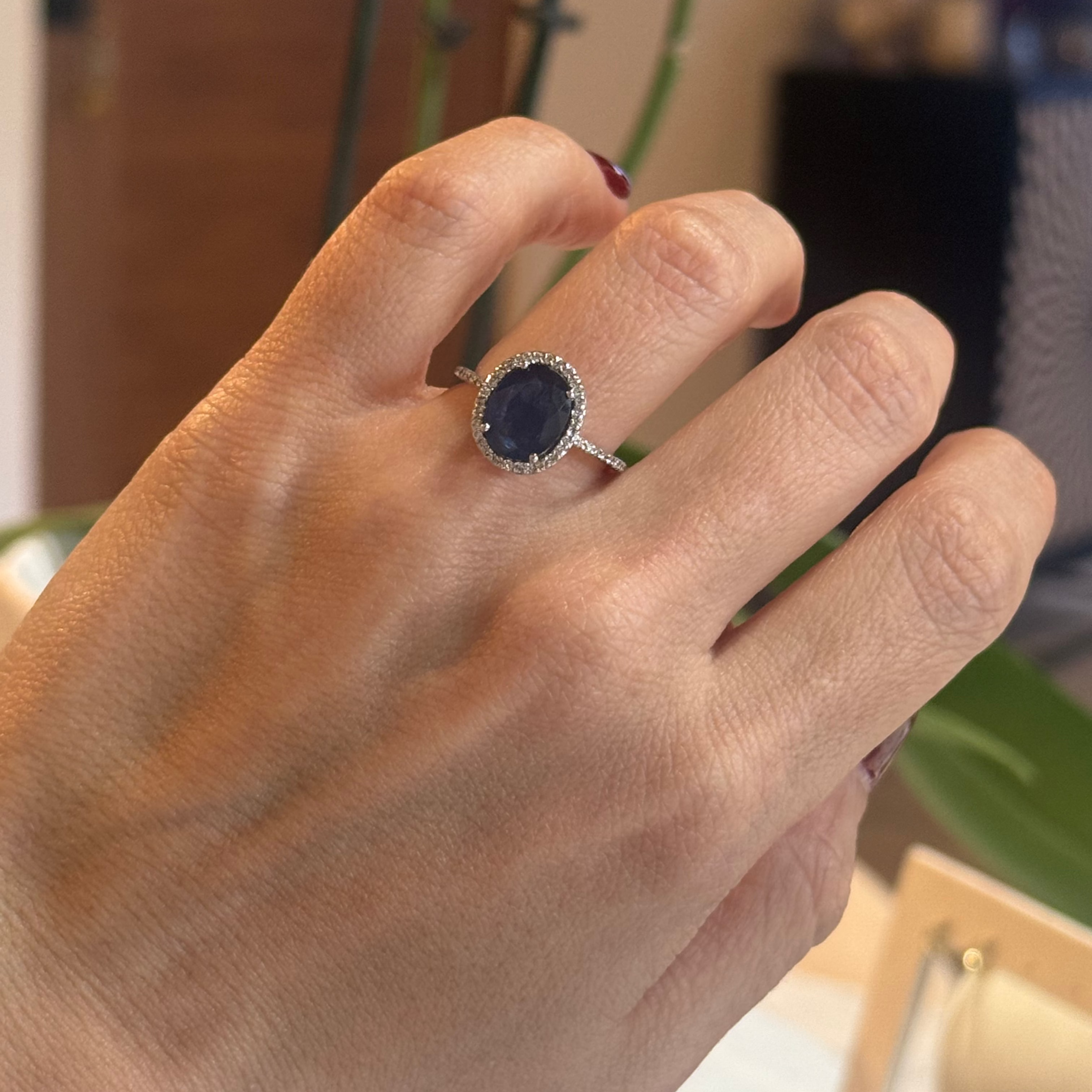 Anillo de Zafiro con Diamantes