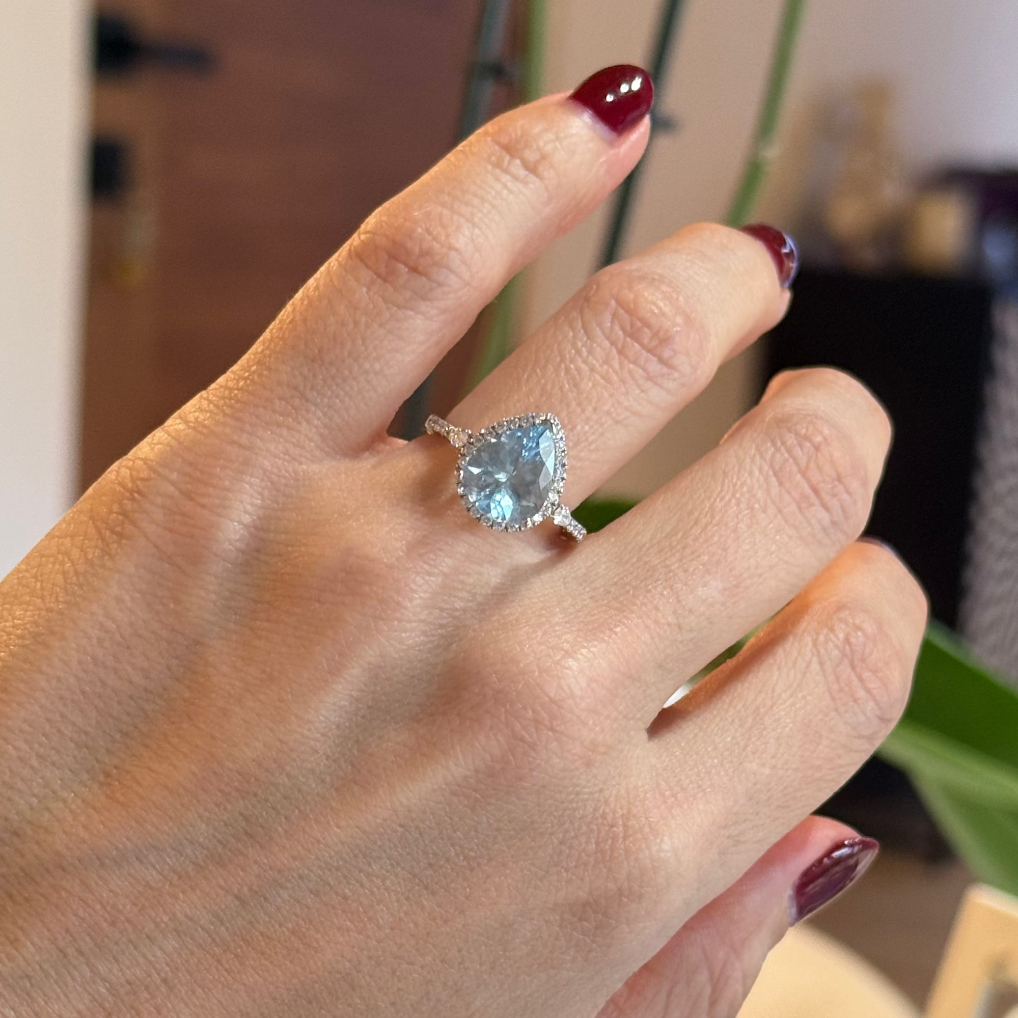 Anillo de Aguamarina con Diamantes