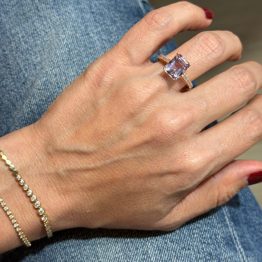 Anillo de Amatista Rosa
