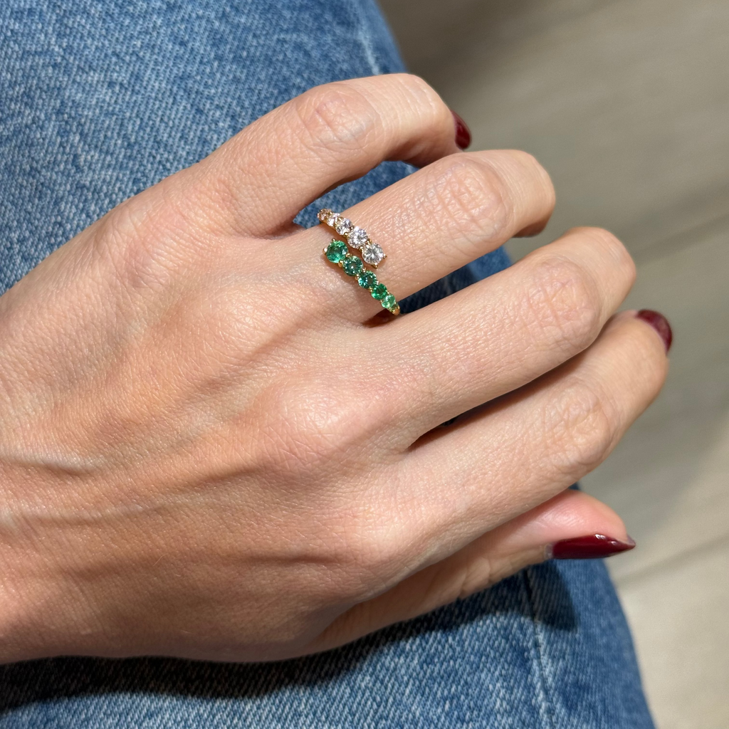 Anillo de Esmeraldas y Diamantes