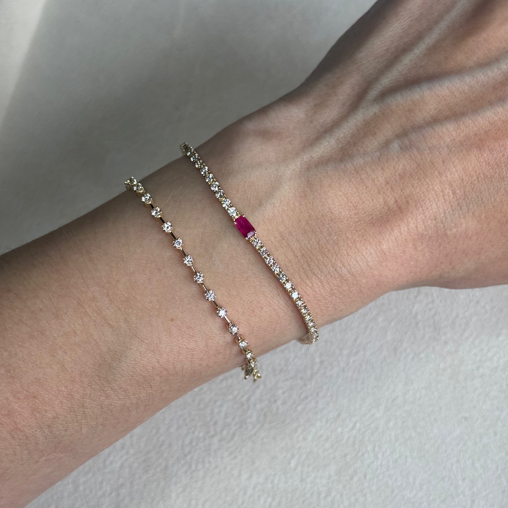 Pulsera de Diamantes con Rubí