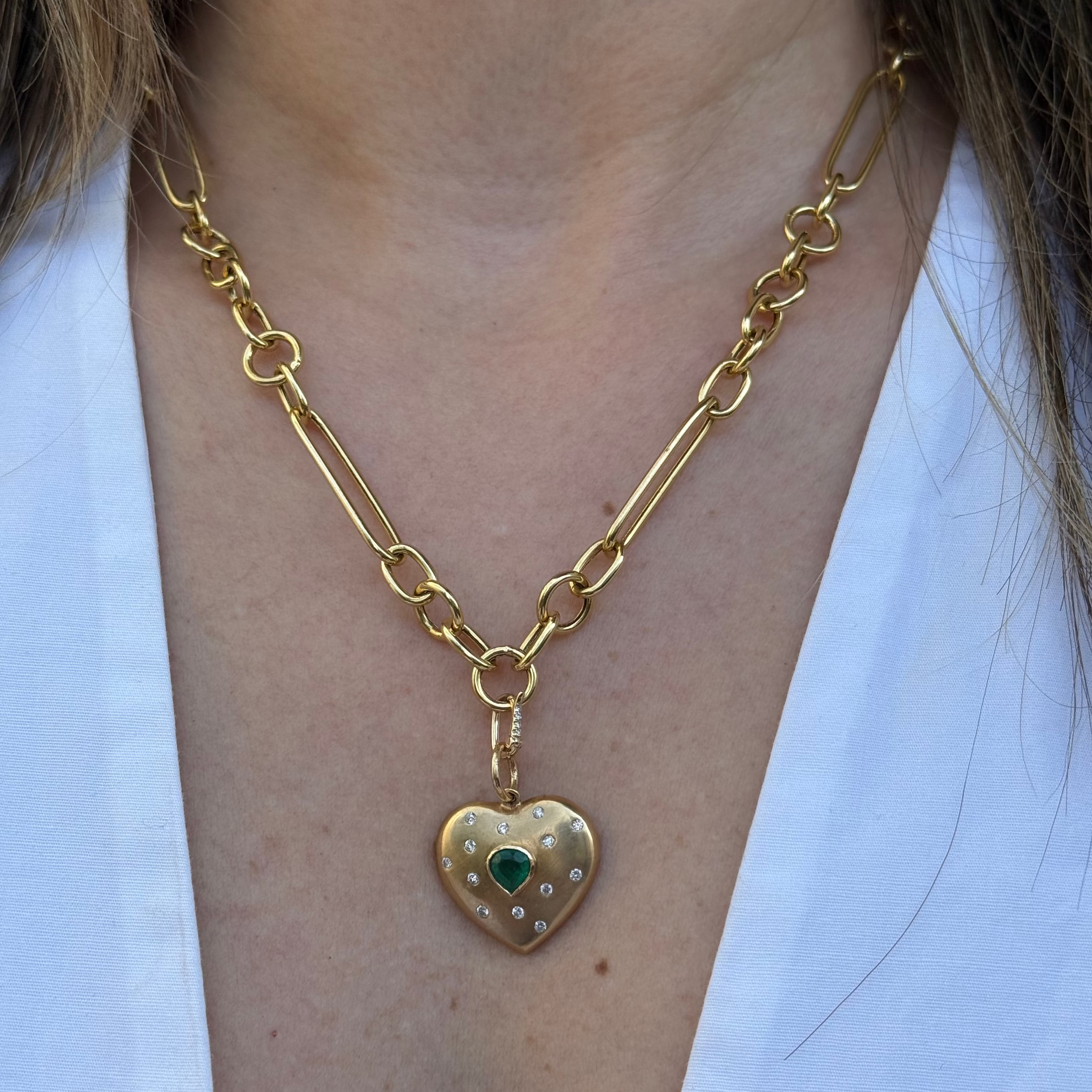 Charm de Corazon con Diamantes y Esmeralda