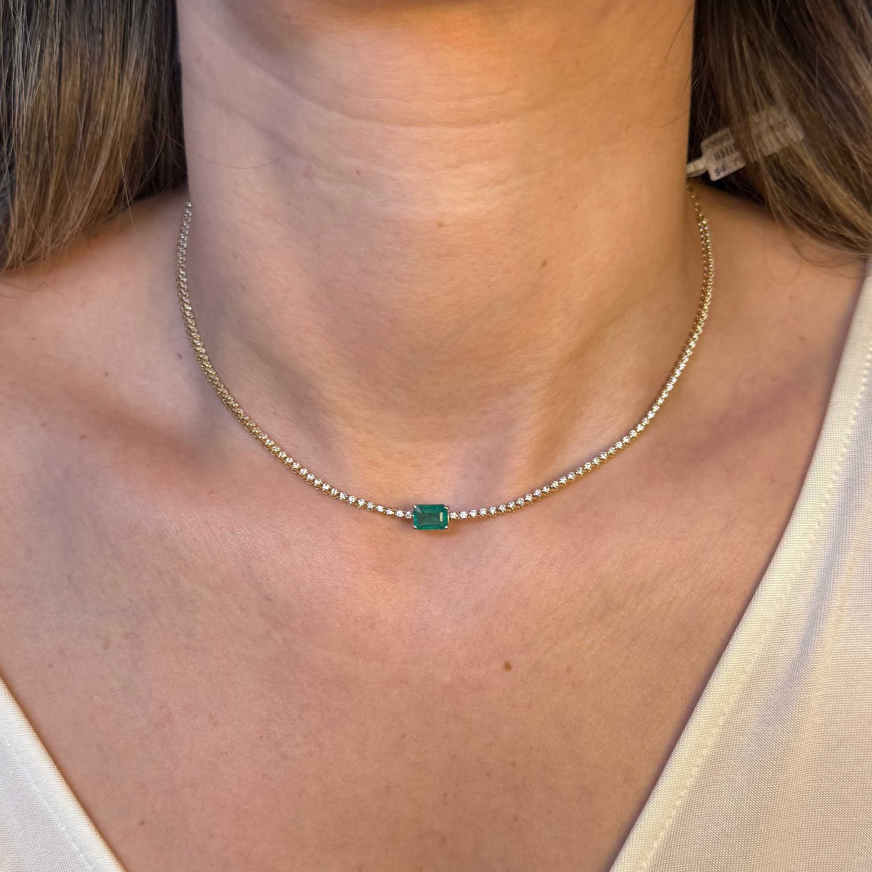 Tennis Necklace con Esmeralda