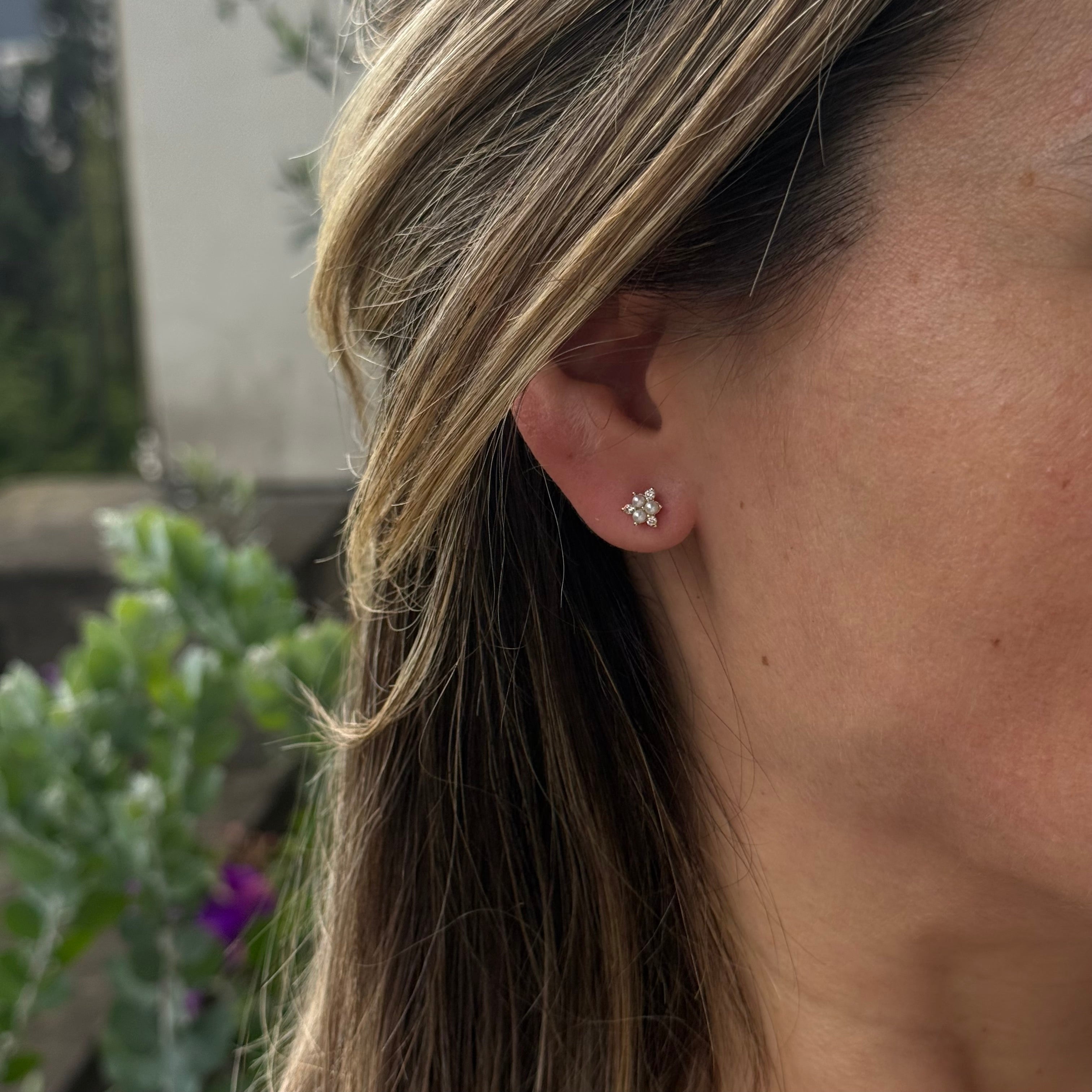 Studs de Perlas con Diamantes